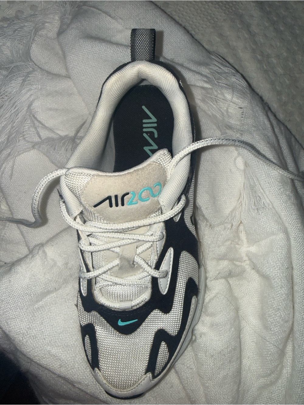 Nike White, Black & Green Air-Cushion Running Shoes - Picture 3 of 3